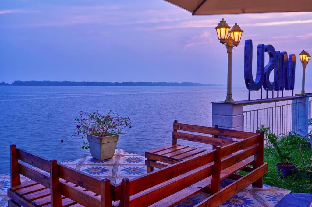 Blu Missel By The River Ribandar Buitenkant foto